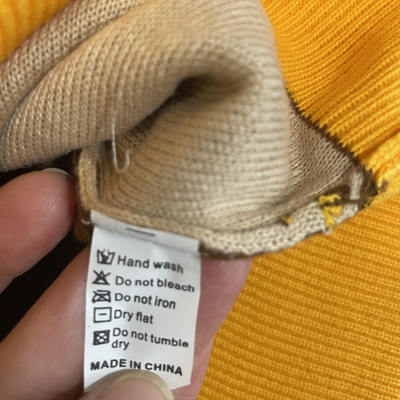 Vintage-Inspired Boston Bruins Knit Sweater S - Picture 5 of 5